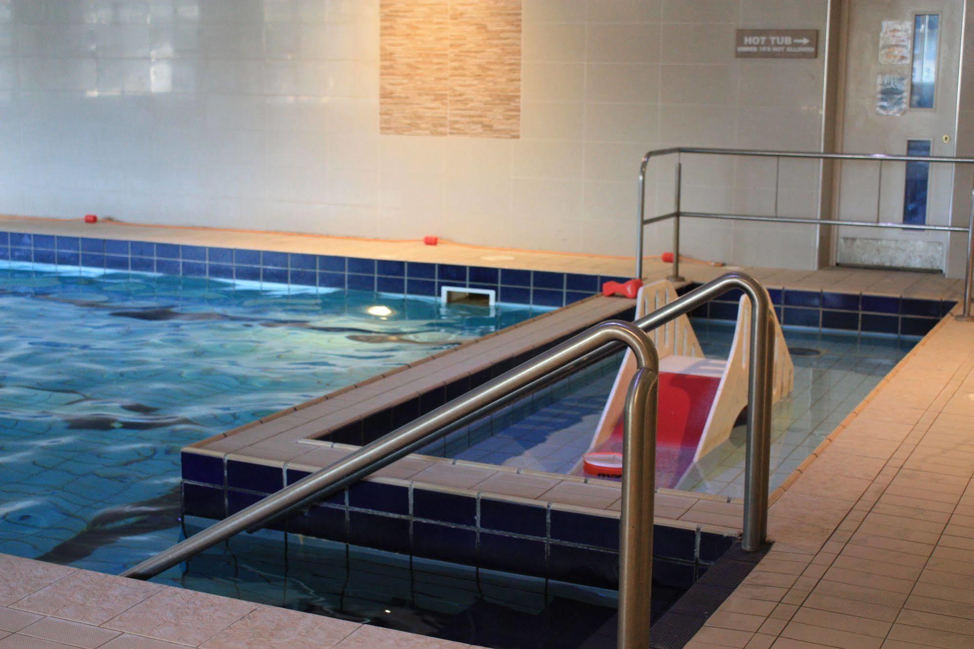 Canal Court Newry Luaran gambar